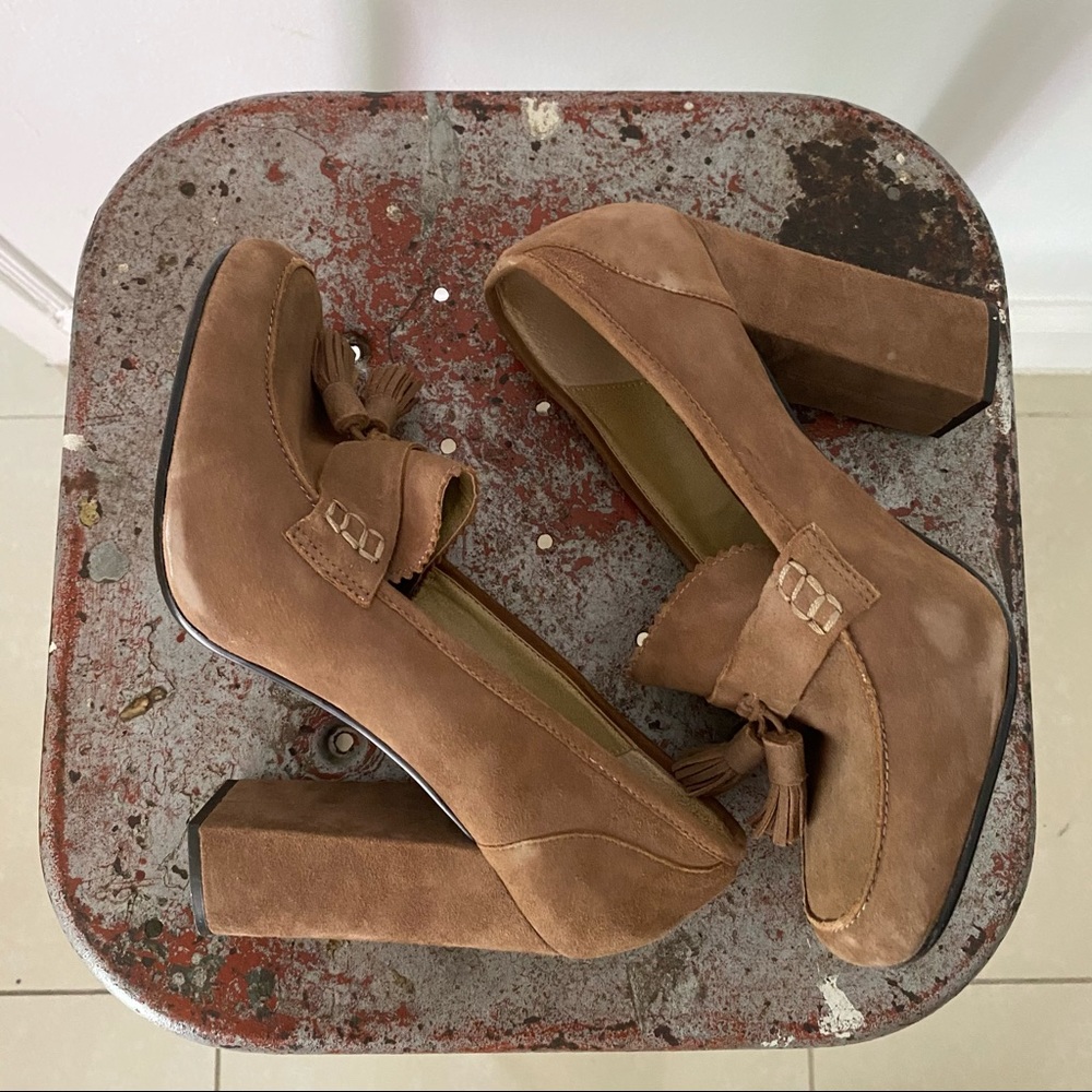 Chunky Heeled Loafers w/ Tassels